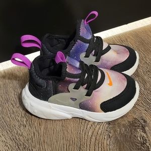 Nike galaxy sneakers size 6C